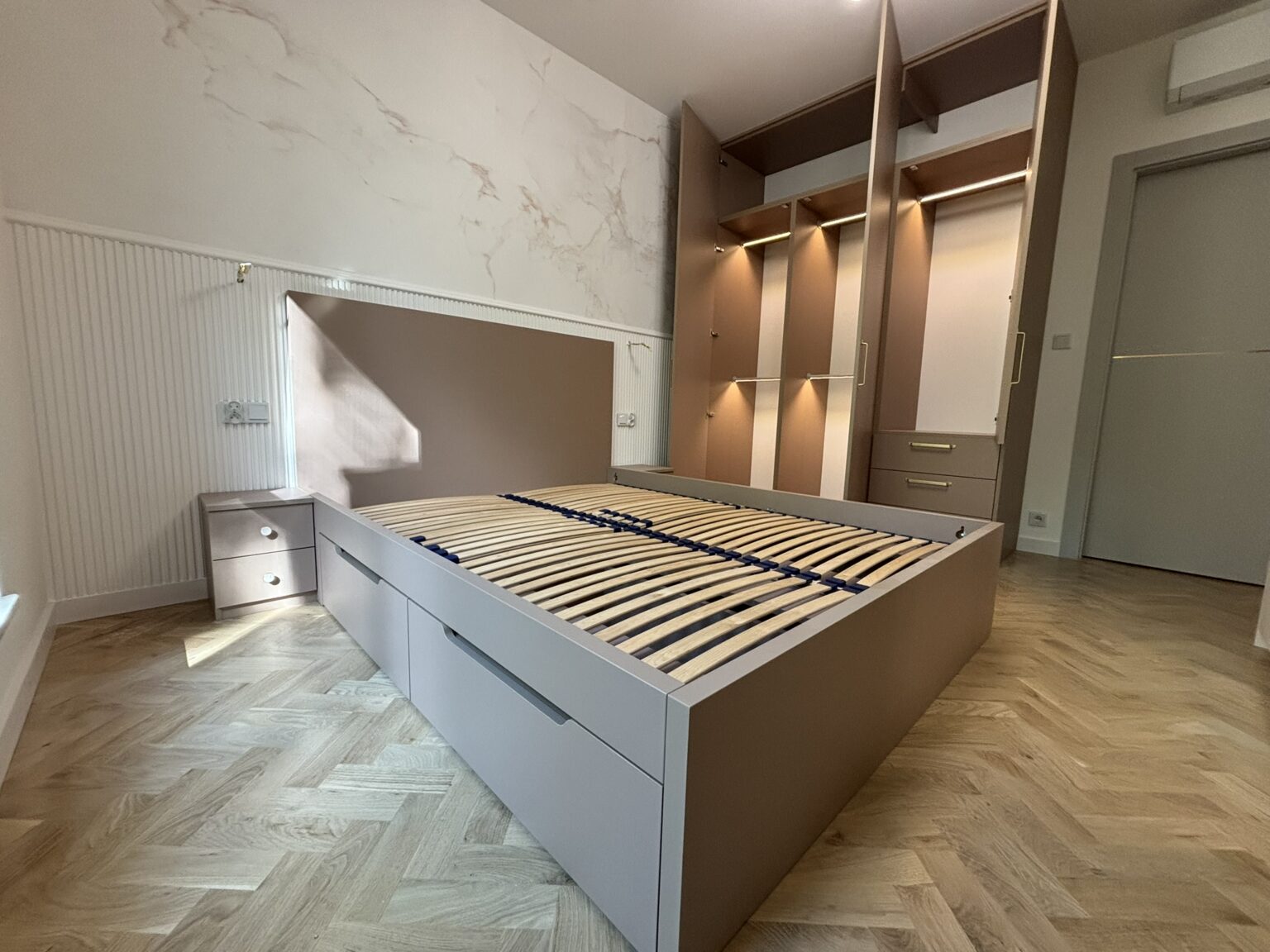 Meble skrzyniowe na wymiar Kraków